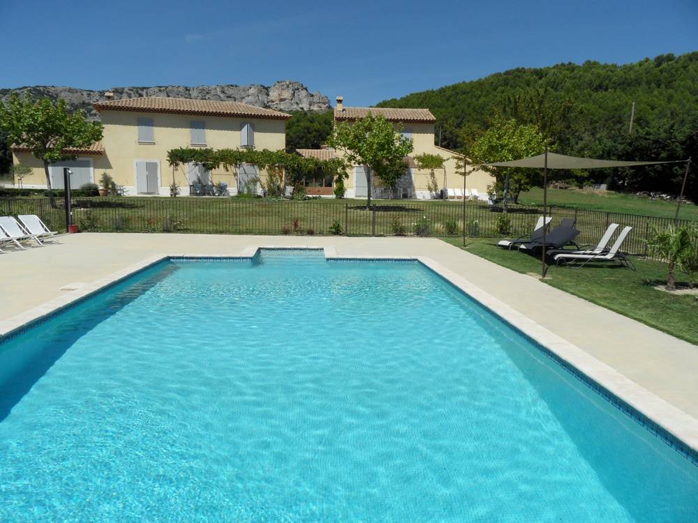 La Bastide des Grandes Terres, gîte en Luberon avec piscine et SPA