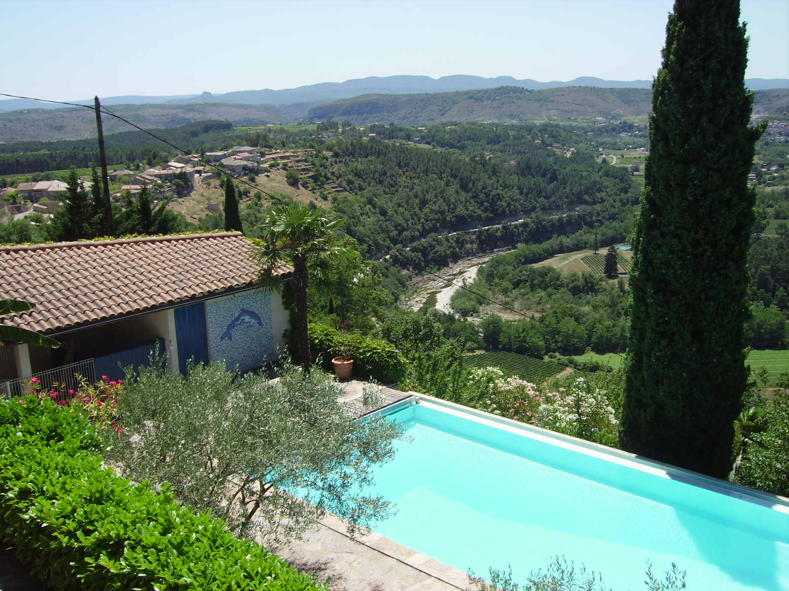 Gite tout confort avec piscine privée en Ardèche